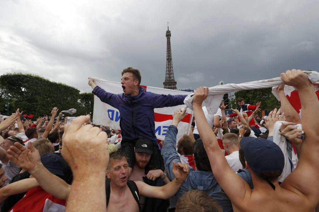 England fans react as they watch a EURO 2016 match in Paris
