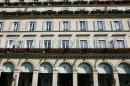 Des mal-logés du DAL s'invitent dans le très chic hôtel Meurice à Paris