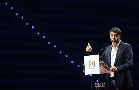 Italian Prime Minister Matteo Renzi gestures during a meeting in Turin, April 12, 2014. REUTERS/Giorgio Perottino