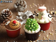 聖誕甜點童話般雪景　雪人麋鹿躍上蛋糕