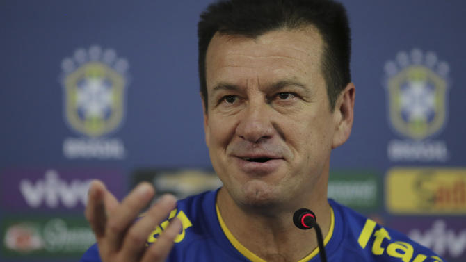 Dunga anuncia volta de Neymar e quatro atletas do Corinthians para enfrentar Argentina e Peru