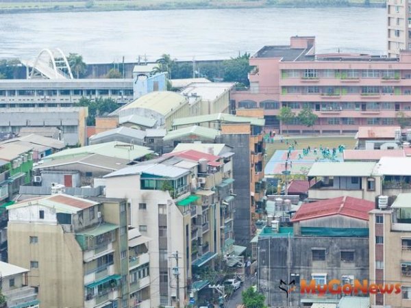 台北市政府財政局澄清，是否對該市舊屋調整房屋稅基，目前政策尚未決定。