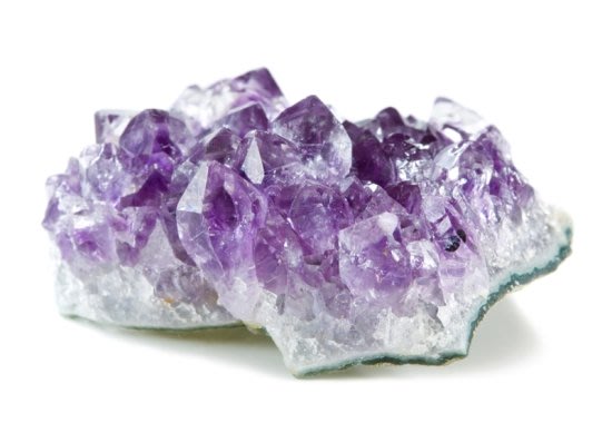 家中擺上紫水晶，也是居家招好運的方法之一。