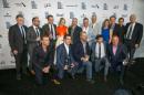 El elenco y los productiores de "Spotlight" con el premio obtenido en los premios Spirit al cine independiente el 27 de febrero de 2016 en Santa Monica, California