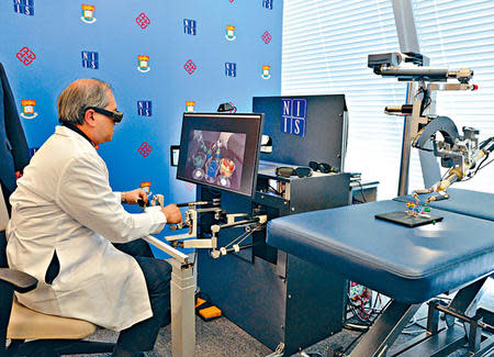 理大與港大醫學院公布全球首個內置馬達的「變形金剛」手術機械臂。