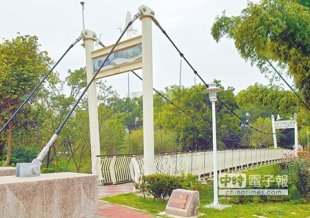 屏東市千禧公園內鷺鷥橋(潘建志攝)