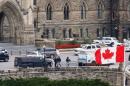 Forze armate davanti al Parlamento canadese a Ottawa dopo sparatoria