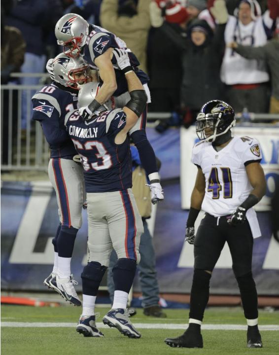 Brady throws 3 TD passes, Patriots beat Ravens 35-31