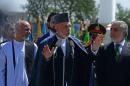 Karzai lancia appello ad aspiranti presidenti:   restiamo uniti