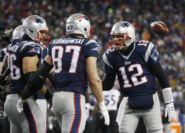 Brady throws 3 TD passes, Patriots beat Ravens 35-31