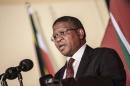 Le ministre sud-africain des Sports Fikile Mbalula lors d'une conférence de presse, le 28 mai 2015 à Johannesburg