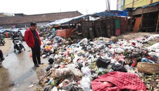 Denda Rp50 Juta Buang Sampah Sembarangan di Bandung Berlaku Hari Ini