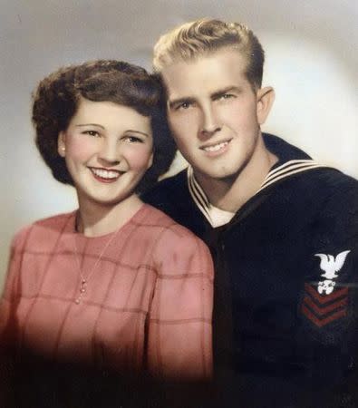 Family photo of Floyd Hartwig and wife Violet who died hours apart while holding hands