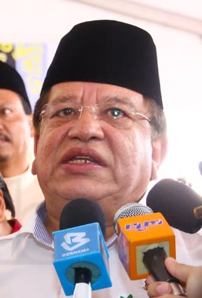 Ku Nan demands Umno Youth explain fracas at DAP headquarters