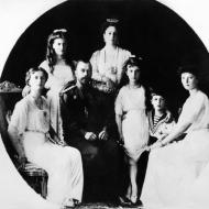 (1917) O czar Nicolau II e a família