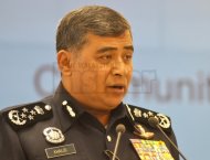 Polis akan cari Alvin Tan hingga ke ‘lubang cacing’, kata Khalid
