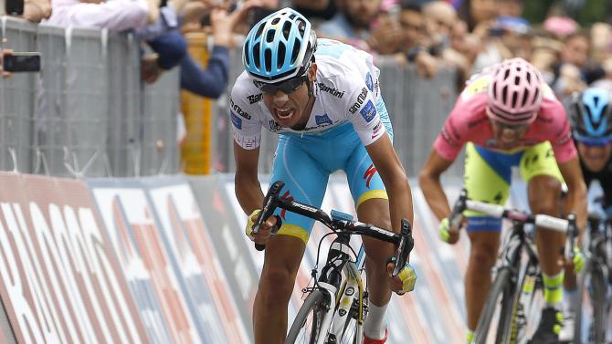 Giro d&#39;Italia - Aru conquista Cervinia y le quita la segunda plaza a Landa