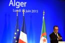 Le président, François Hollande, lors d'une conférence de presse à Alger le 15 juin 2015