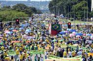 訴求總統下台 巴西逾58萬人上街頭