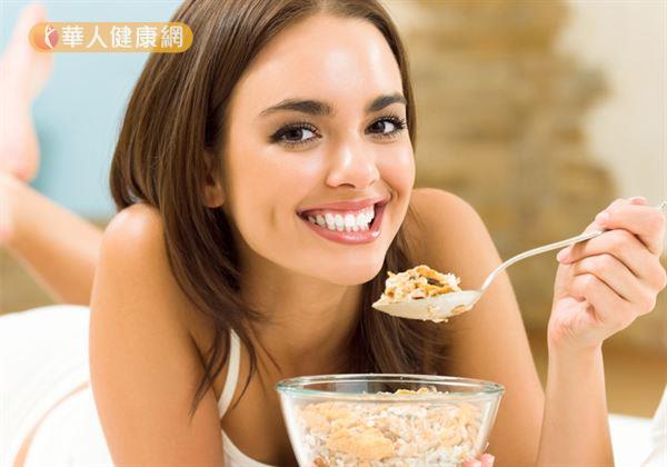 適量吃富含膳食纖維的燕麥，可以幫助瘦身。