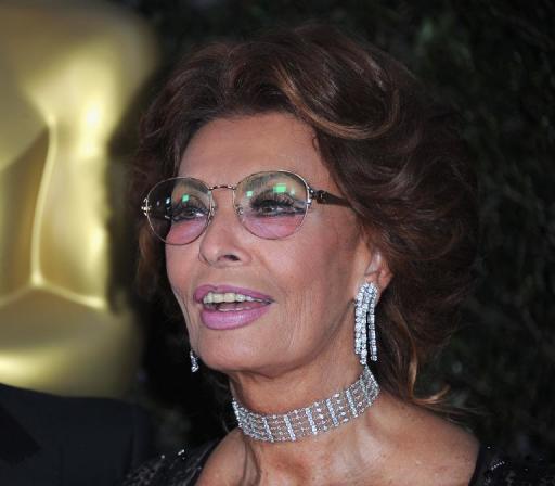 Actress Sophia Loren arrives to The Academy of Motion Picture Arts and Sciences' tribute to Sophia Loren on May 4, 2011 in Beverly Hills, California