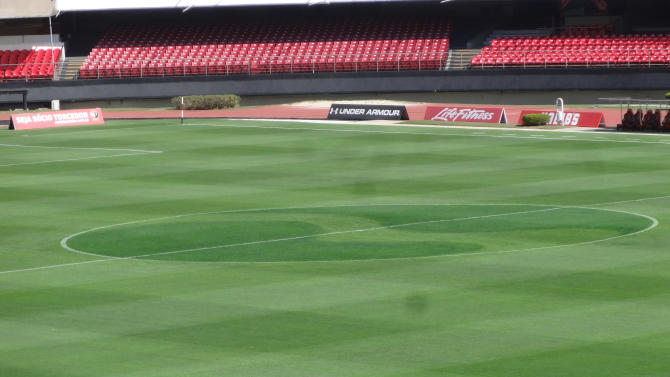 SÃ£o Paulo estreia novo uniforme e gramado do Morumbi ganha â€˜ondas tricoloresâ€™