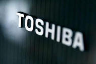 匯流新聞網記者 / 藍立晴綜合報導 Toshiba（東芝）計畫拆分半導體業務成立新公司，各大企業都在蠢蠢欲動。Toshiba預計在29日前啟動募資提案招標手續，美國、韓國、台灣等大型半導體企業都有強烈意願，且日本政府極有可能介入這樁出售案。 為彌補美國核電業務Westinghouse高達63億美元的減損處理（writedown），Toshiba決定出售半導體…