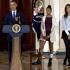 Asistente renuncia tras críticas a hijas de Obama
