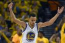 Curry y los Warriors aplastan a Rockets en inicio de playoffs del Oeste