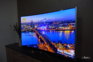 先前參加 SAMSUNG SUHD TV 65JS9000 這台「超 4K」電視的體驗會之後，對於這台可怕的頂級面板畫質感到深深的心動，那種氣勢磅礡的感覺真的是非常暢快！這篇就來與大家分享這台擁有最新顯示科技元素的絕頂 65 吋智慧型電視，看看他有那些功能.......