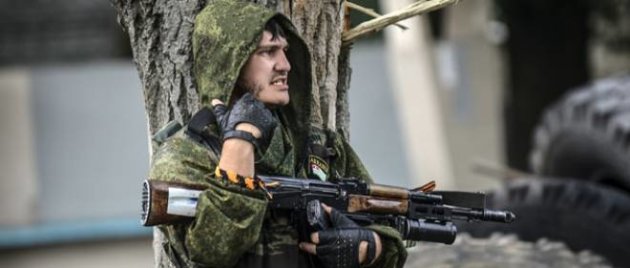 Un séparatiste pro-russe à Donetsk, bastion rebelle dans l'est de l'Ukraine, le 22 juillet 2014