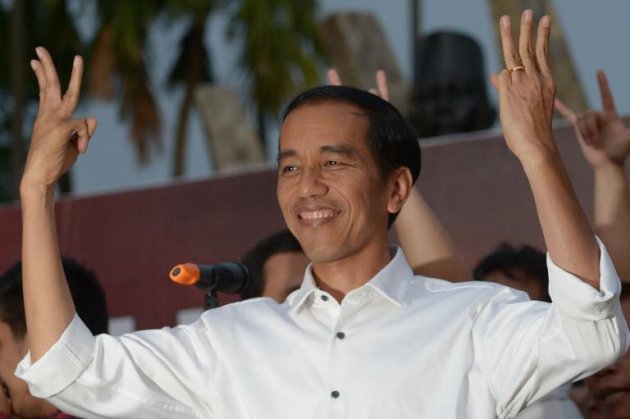 President elect Joko Widodo greets supporters to celebrate his victory in Indonesia&amp;#39;s election in Jakarta on July 23, 2014