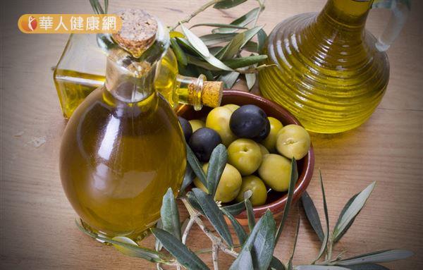 橄欖油在室溫中容易變質，也可能含有致敏成分，民眾將其用於臉部保養時，別忘了先小範圍試擦。