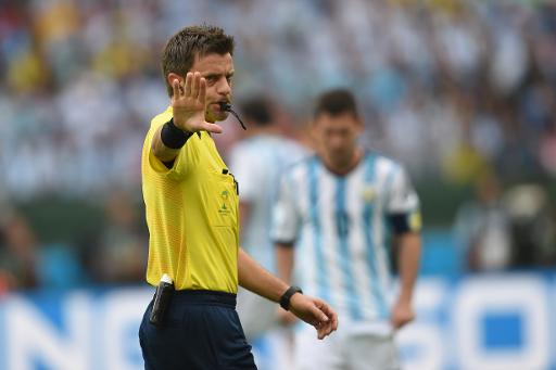 Der italienische Referee Nicola Rizzoli pfeift am Sonntag das WM-Finale der deutschen Fußball-Nationalmannschaft am Sonntag in Rio de Janeiro gegen Argentinien