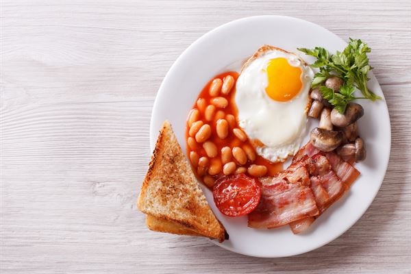 早餐要吃對醣類和優質蛋白，可以維持較長時間的飽足感，並且讓血糖保持穩定、整天有精神