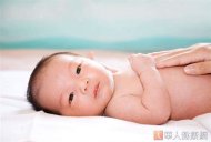 異位性皮膚炎的復發率相當高，特別是發病率最高的嬰幼兒，往往發作時又痛又癢而哭鬧不停。