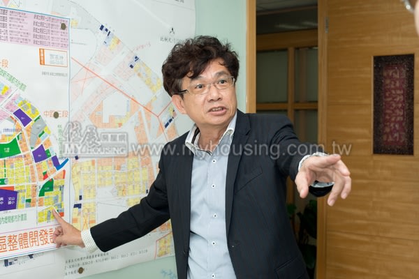 君邑建設董事長鍾文欽分析，毗鄰舊市區的重劃區發展潛力最雄厚。