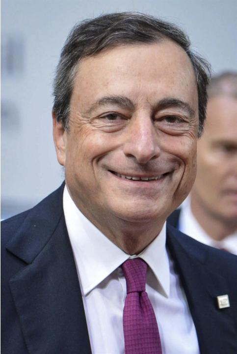 BRU2 BRUSELAS (BÉLGICA) 24/10/2014.- El presidente del Banco Central Europeo (BCE), Mario Draghi, llega al segundo día de la cumbre de jefes de Estado y de Gobierno de la Unión Europea, en Bruselas (B