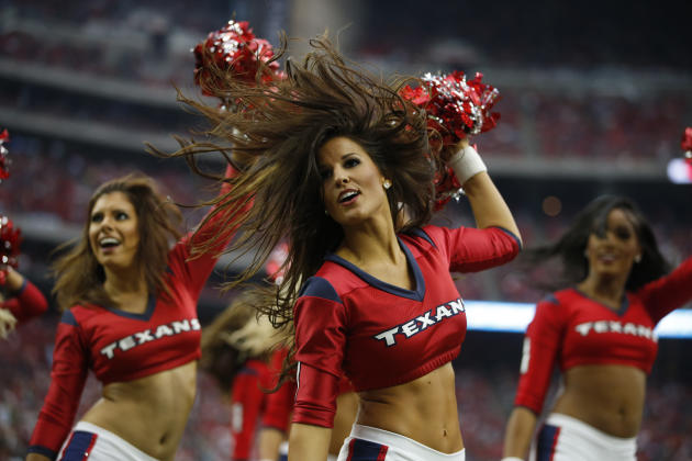 The Houston Texans cheerleaders perform during the second quarter of an NFL football game, Sunday, Nov. 2, 2014, in Houston. (AP Photo/Tony Gutierrez)
