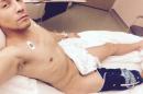 Steevy s'explique sur son selfie nu à l'hôpital (et son réveillon mouvementé)