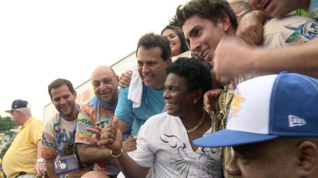 A escola de Samba Beija-Flor venceu o Carnaval do Rio de Janeiro em uma disputa acirrada com o Salgueiro. O desfile da agremiação de Nilópolis provocou polêmica fora da avenida.