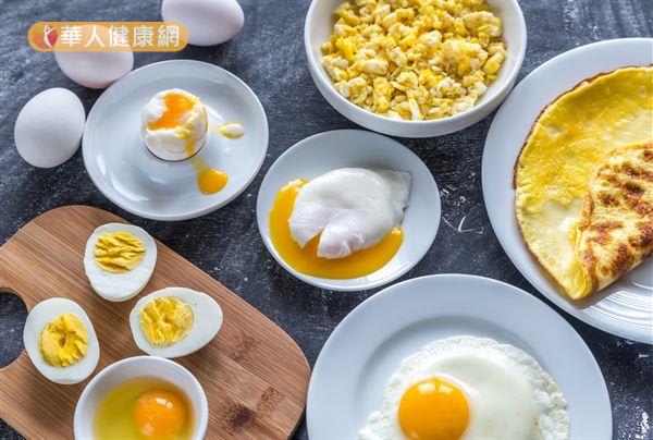 蛋的料理方式多元，受到烹調方式的不同，最後成品的熱量也有高低差異。