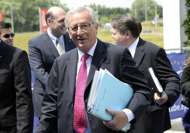 El exprimer ministro luxemburgués y candidato a la presidencia de la Comisión Europea, Jean-Claude Juncker, llega a una reunión del EPP antes de la cumbre de la UE en Kortrijk, Bélgica, el 26 de junio de 2014