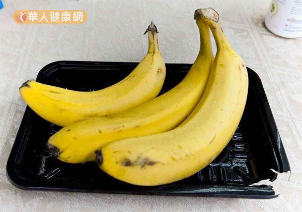 香蕉不只含水溶性膳食纖維，還能助排便。