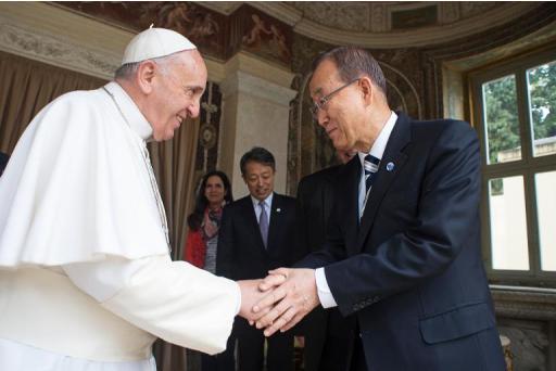 Papa cumprimenta Ban ki-Moon