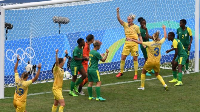 Jogadoras da SuÃ©cia comemoram gol durante partida contra a Ãfrica do Sul, na abertura do futebol do Rio-2016, no EstÃ¡dio OlÃ­mpico, no Rio de Janeiro, no dia 3 de agosto de 2016