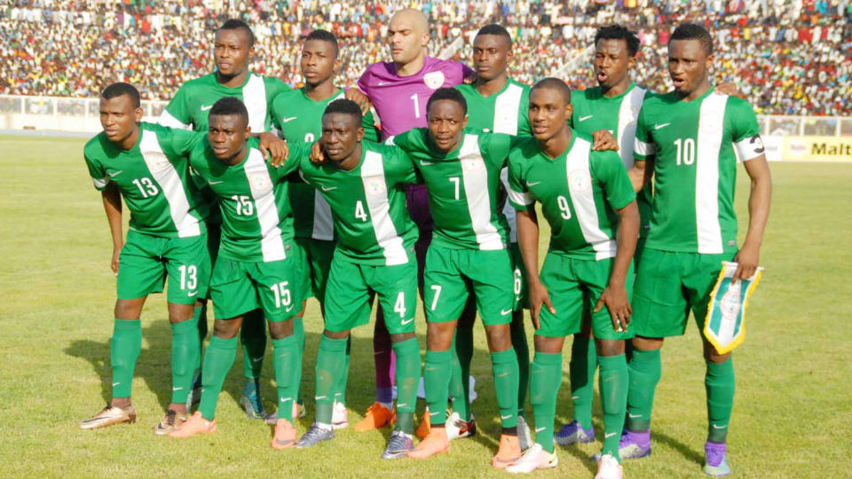 Familiar Siasia foibles leave Nigeria on the brink