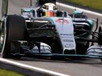 Hamilton larga na pole no GP da Malásia