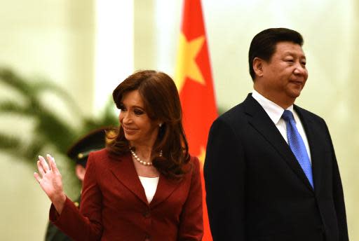 Cristina Kirchner neben Chinas Staatschef Xi Jinping