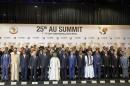 Les chefs d'Etat africains posent le 14 juin 2015 pour une photo de groupe au Sommet de l'UNion africaine, à Sandton en Afrique du Sud
